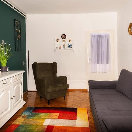 3 Bedroom Beautiful Apartment In Senj Senj  Eksteriør billede