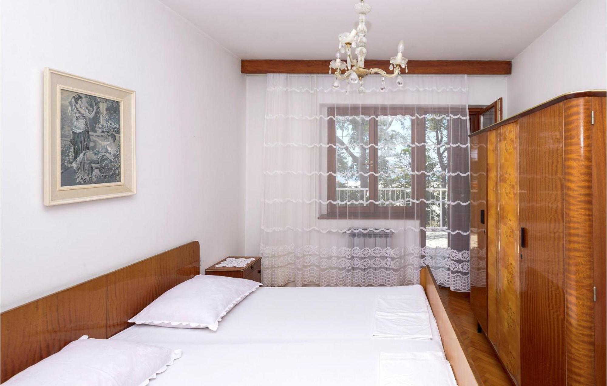 3 Bedroom Beautiful Apartment In Senj Senj  Eksteriør billede